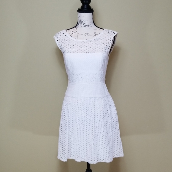 BCBG Dresses & Skirts - BCBG ELVITA DRESS WHITE SIZE 4